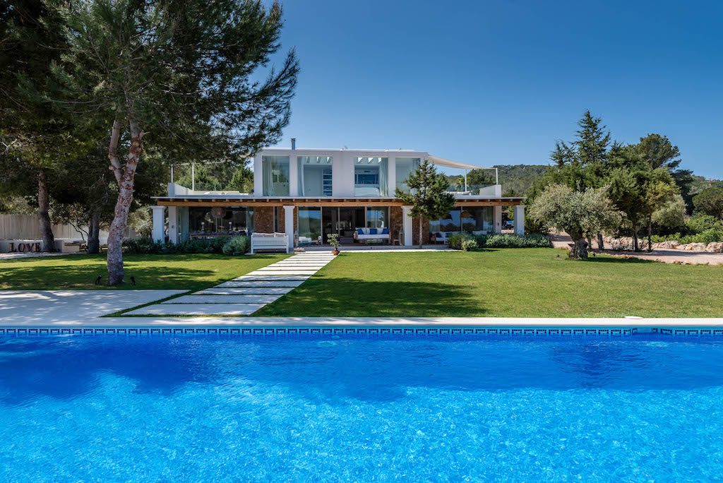 The rise in the Balearic Islands long term rentals - Homes away from home 1 amor cala bassa mq27